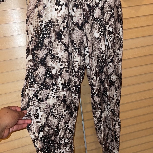 Saloni Phyton Print 100% Linen- Anthracite Jumpsuit - Picture 5 of 12